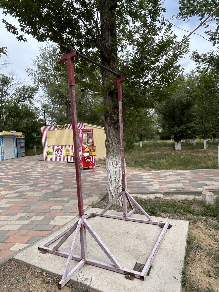 Аттракцион крутящийся Турник,