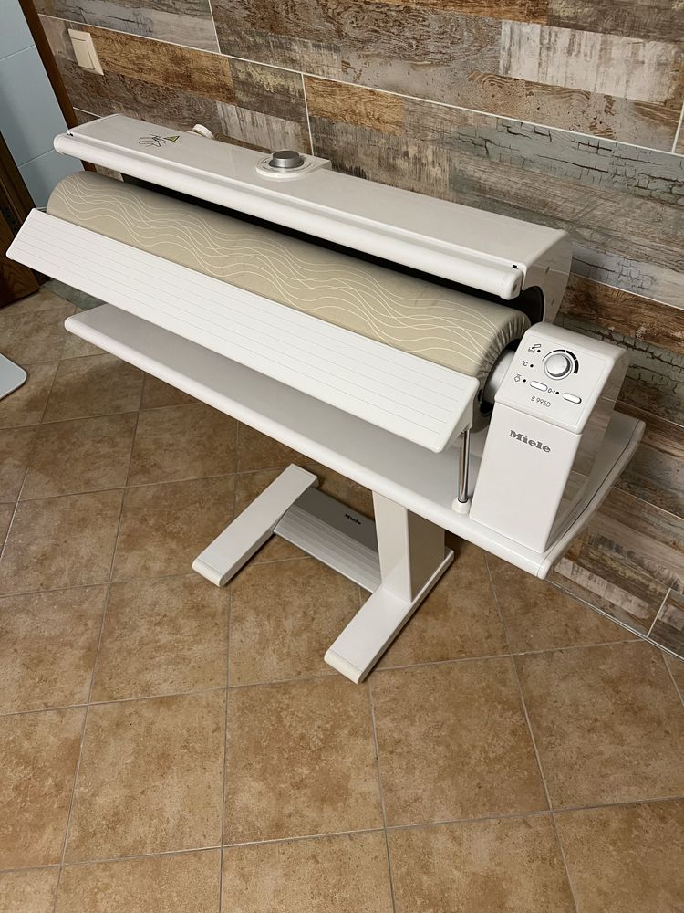 Miele Гладильная машина катокB 995 D