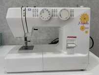 Продам швейную машинку Janome