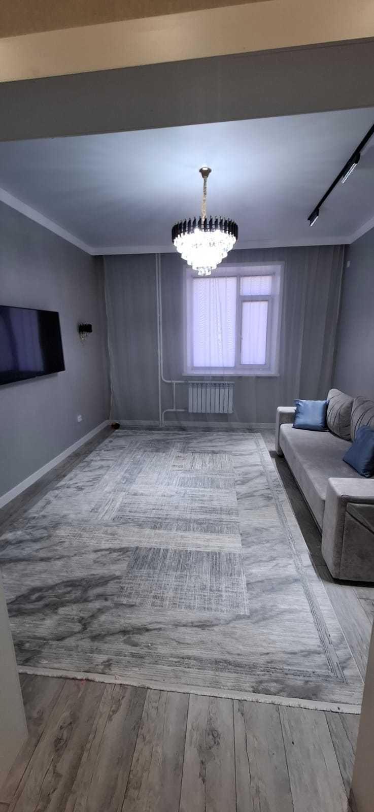 продам 3 комнатную квартиру в центре