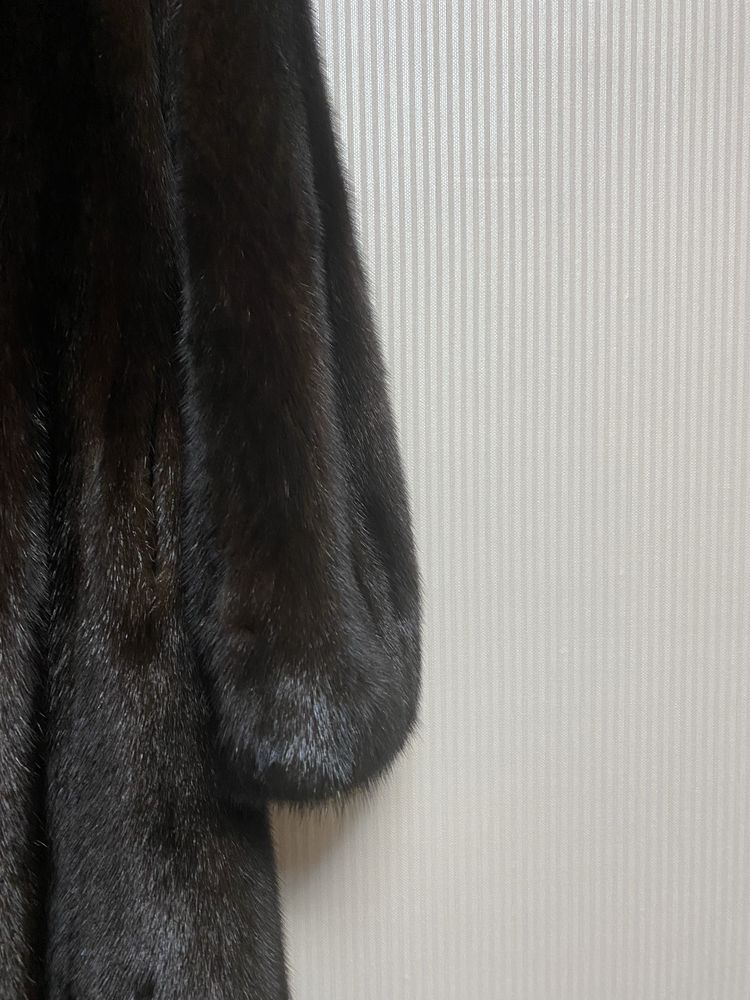 Продам шубу норковую