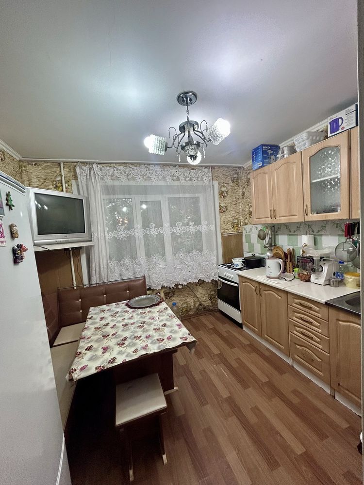 Продам двухкомнатную квартиру улучшенной планировки 63.4 кв.метров