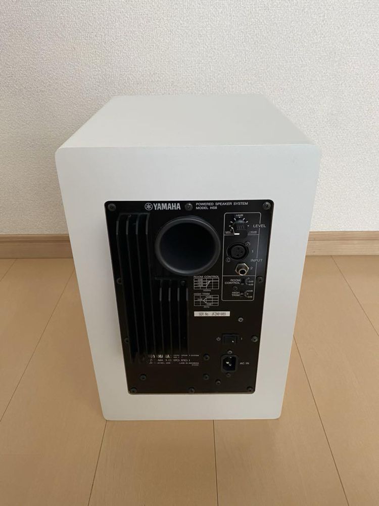 YAMAHA HS8 Пара студийные мониторы