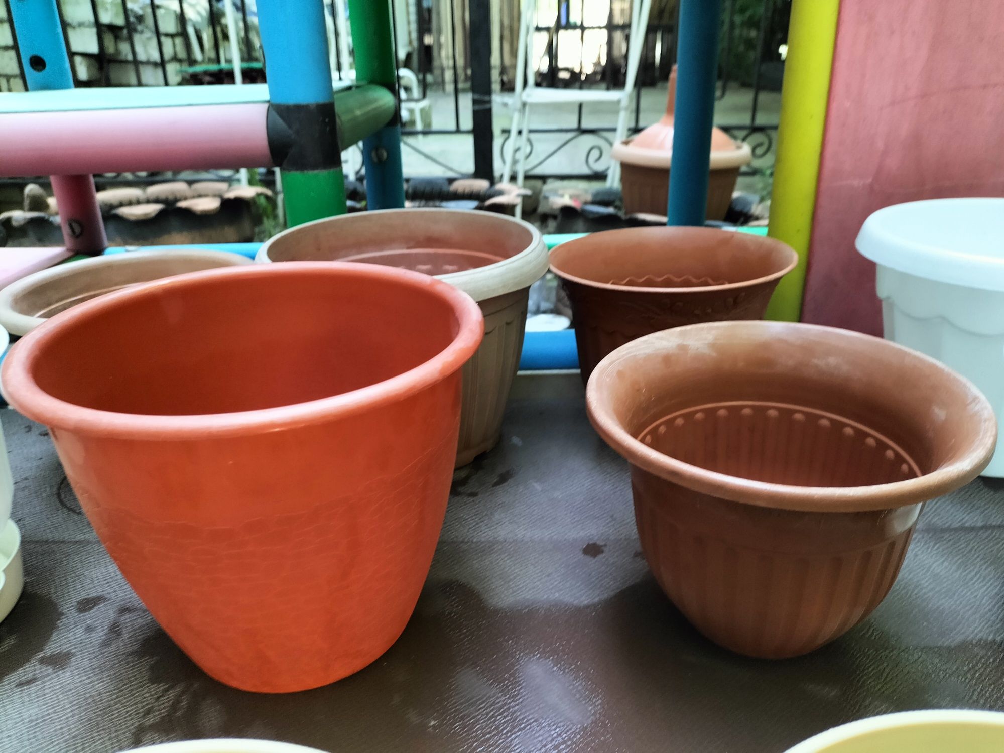 Продам разные горшки для цветов