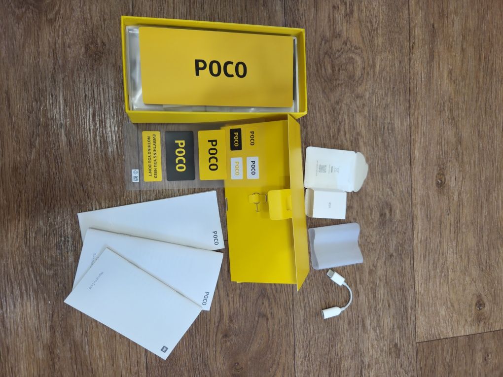 Смартфон Poco F3