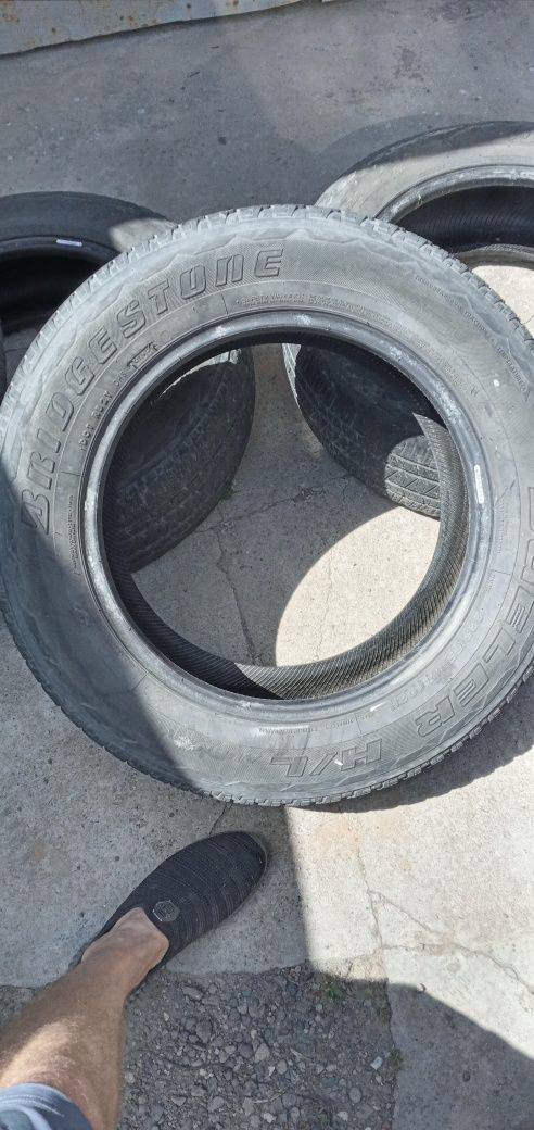 Продам резину Bridgestone 225/65/17 102h и  hi-fly 275/55/20 117v xl