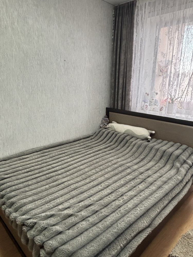 продам кровать с матрасом