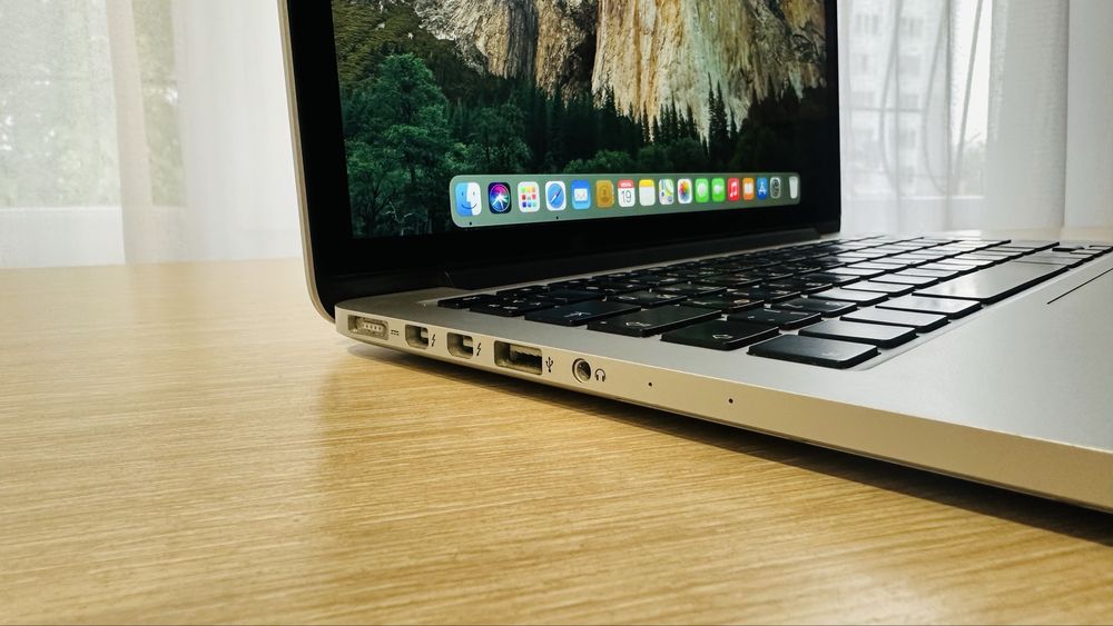 Макбук Про Apple MacBook Pro Core i5/8GB/128GB Silver