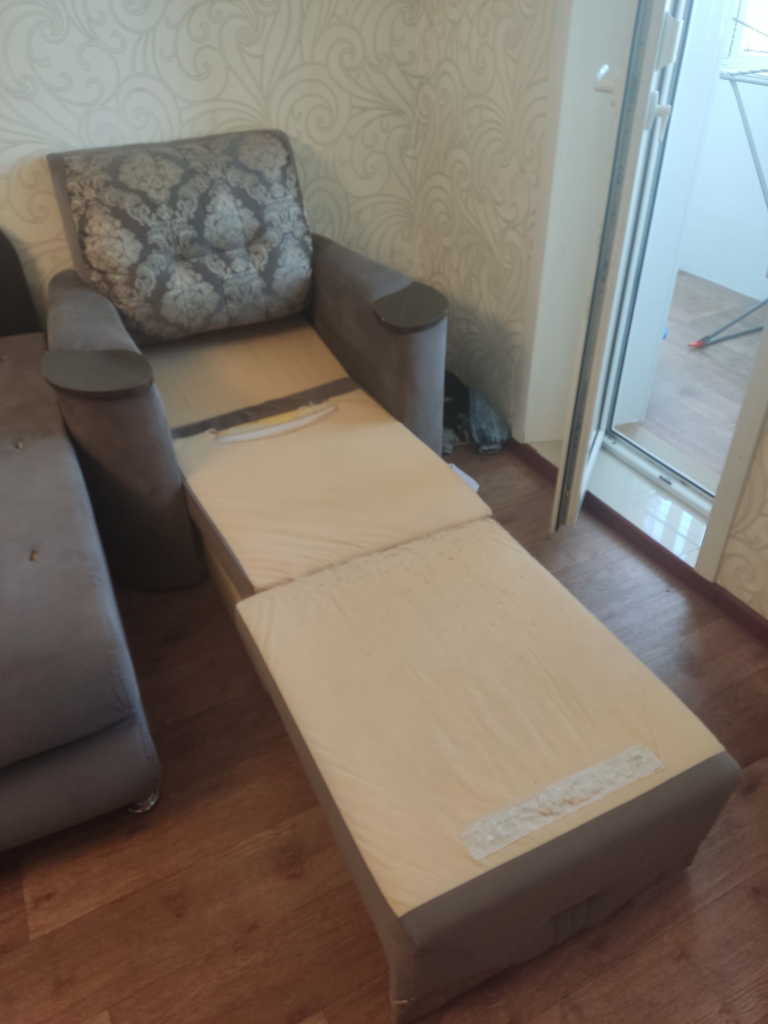 Кресло с диваном
