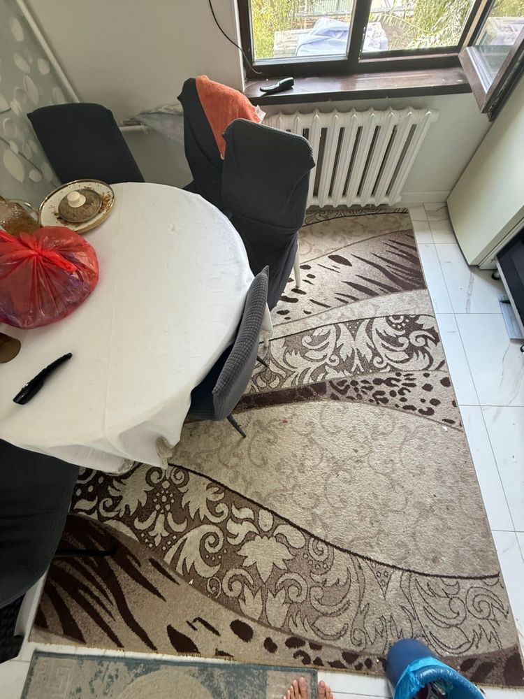 продам ковер б у