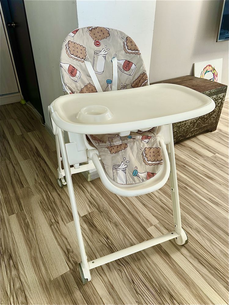 Стульчик для кормления Happy Baby Berny Basic