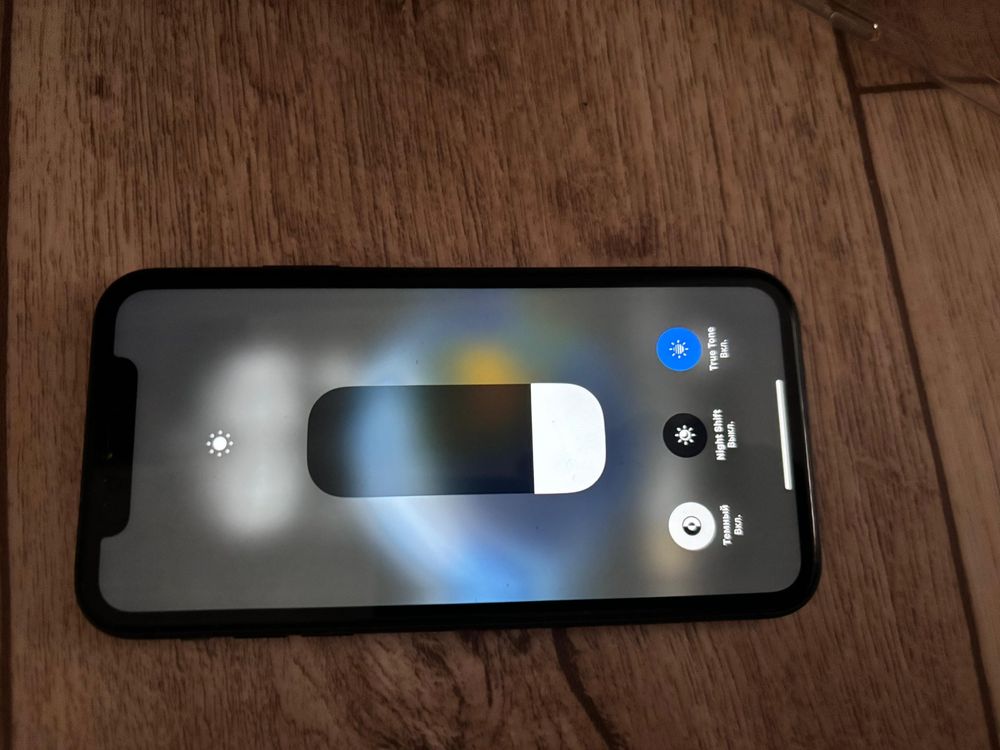iPhone 11 с гарантием