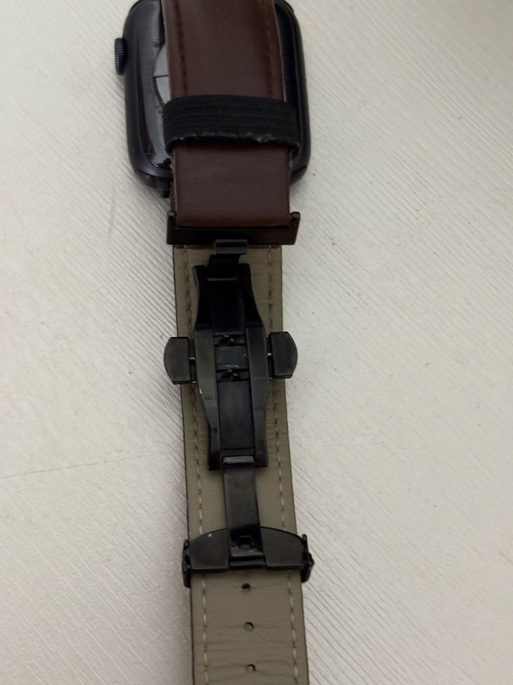 Продам часы apple watch 5  44 mm