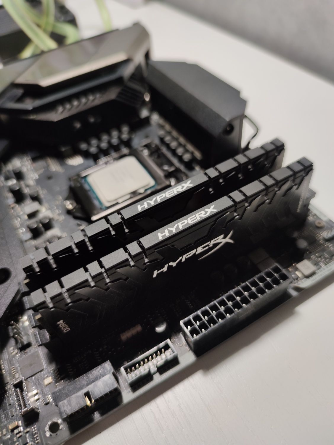 комплект Z490 + i5 10600K + 16gb + сво
