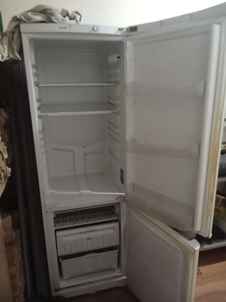 продам стиральную машину и холодильник
