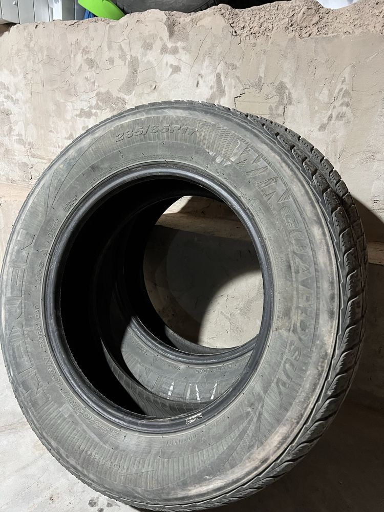 Комплект зимних шин 235/65R17