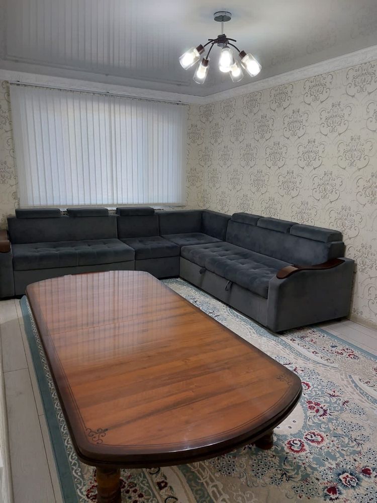длинный диван ролик