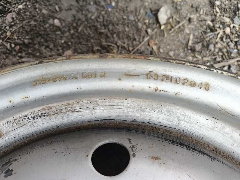 Продам ОДИН оригинальный металлический диск на автомашину Subaru