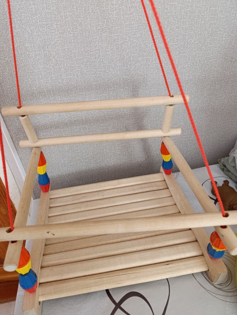 Продам детскую качелю