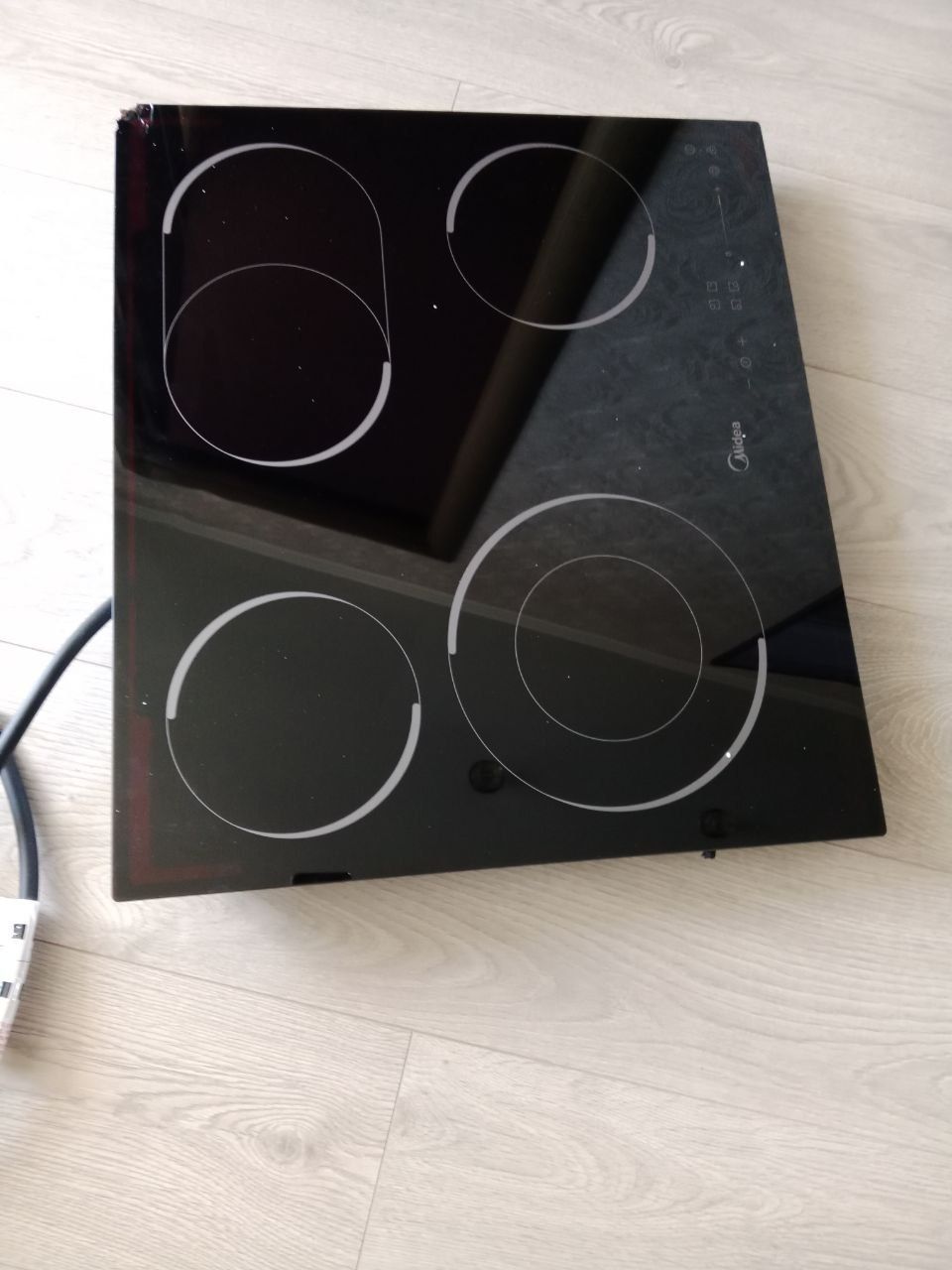 Плита варочная стеклокерамическая MIDEA модель MCH-B642SOG