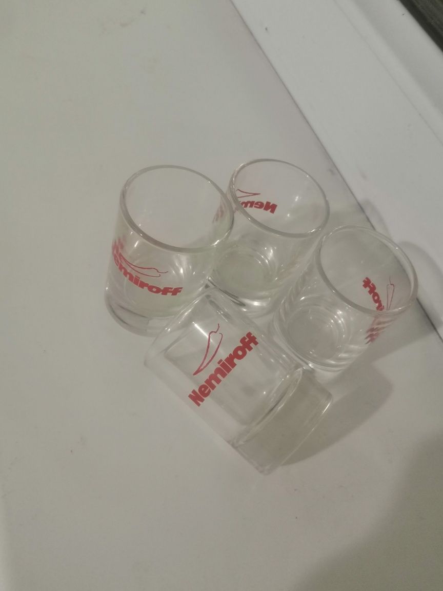Продам бокалы для шампанского рюмки