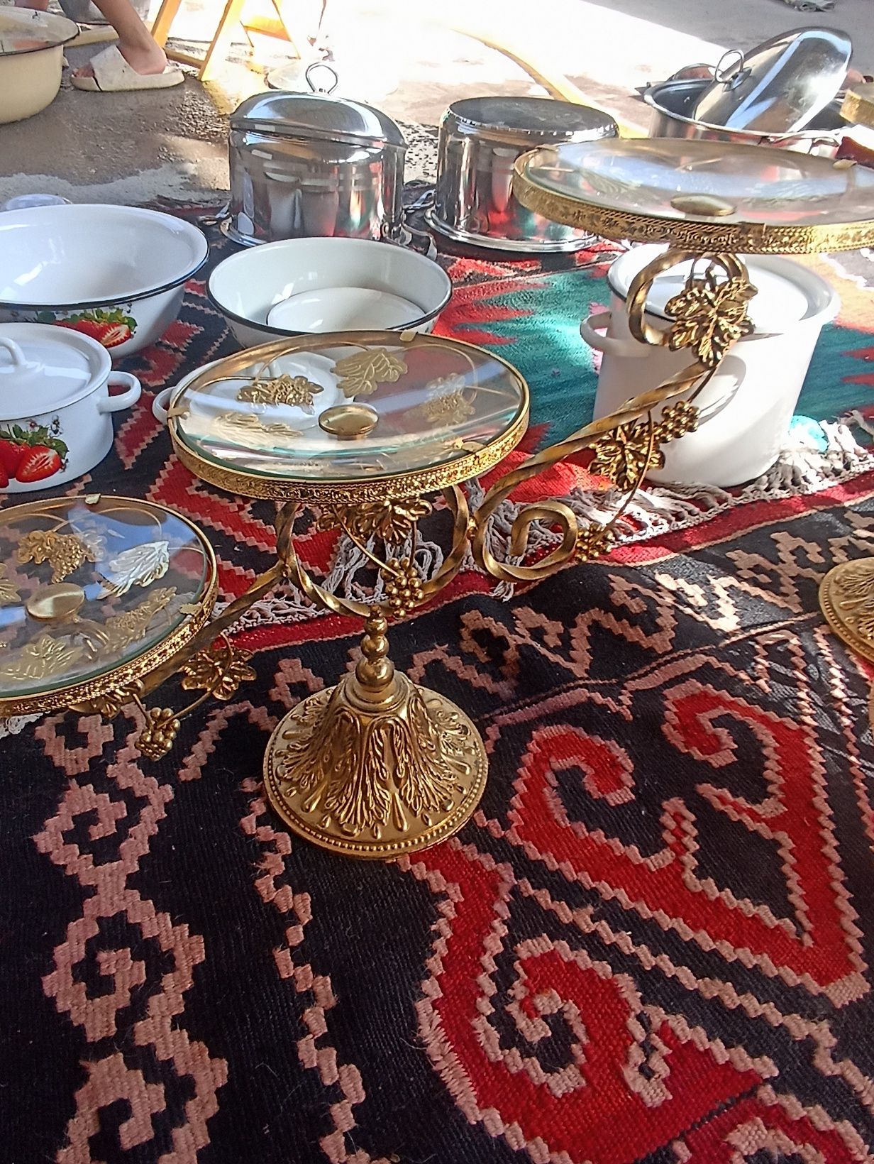 Конфетница срочно продам