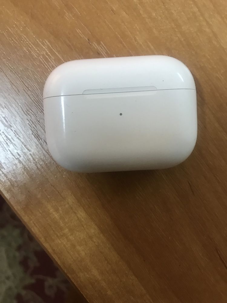Air pods pro  продам в отличном состоянии