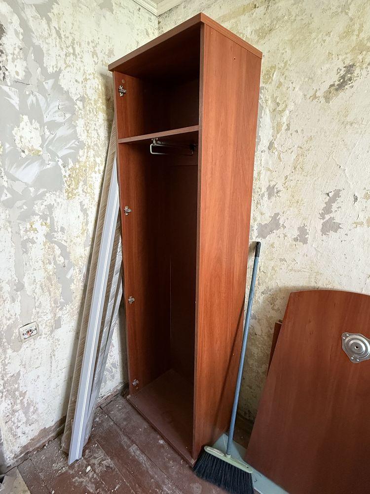 Отдам даром плательный шкаф