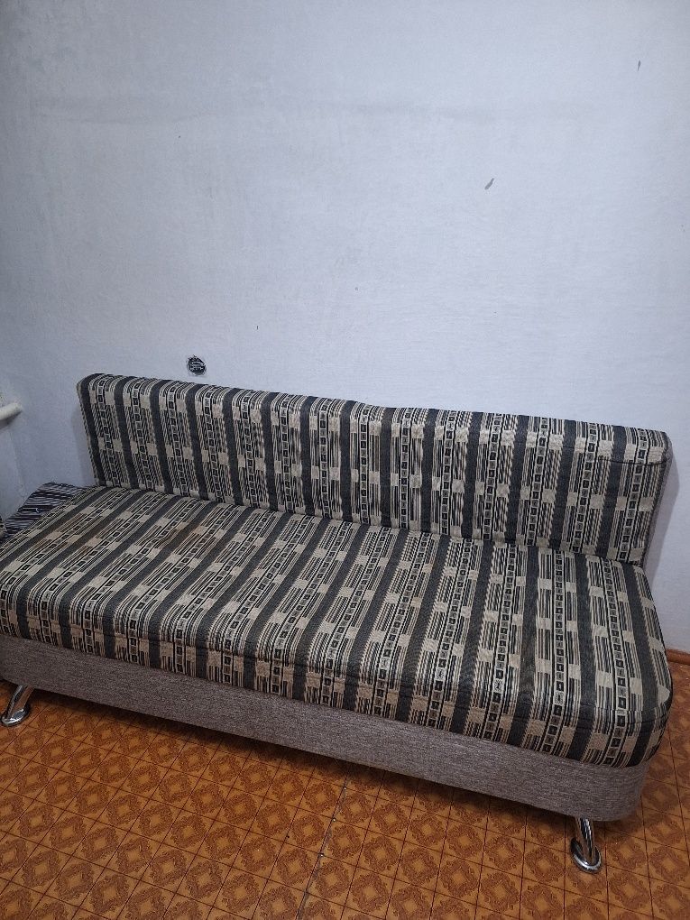 Продам диван 2метра