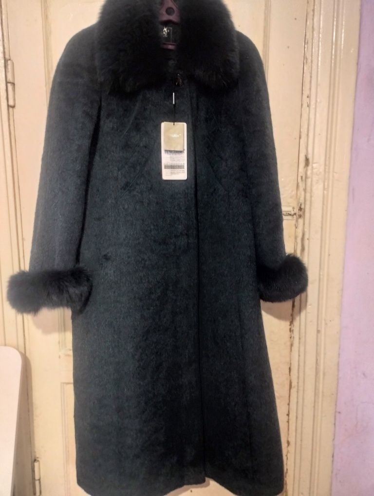 Продам пальто зимнее