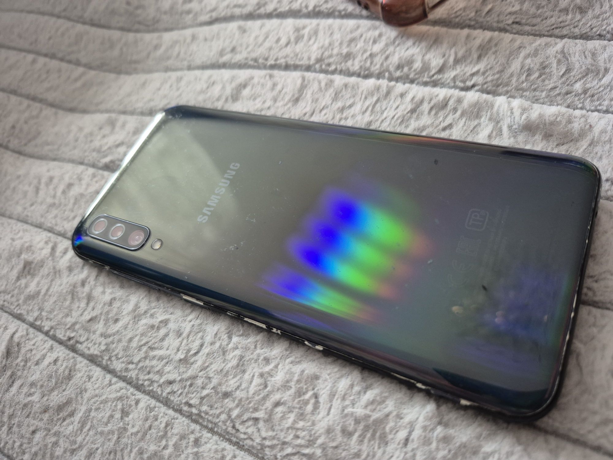 Продам Samsung A50