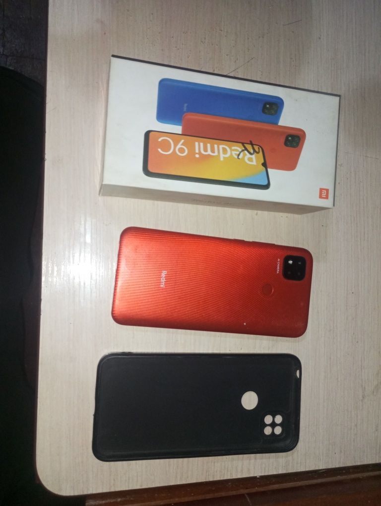 Redmi 9c бу в подарок идет чехол на телефоне дефект трещины