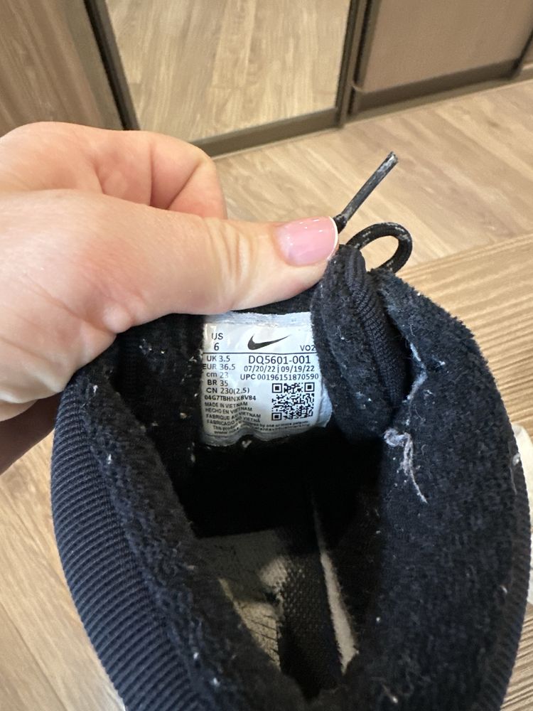 Nike ботинки демесезон  36.5 -23 см