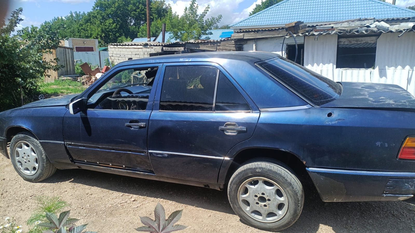Продам Мерседес 124