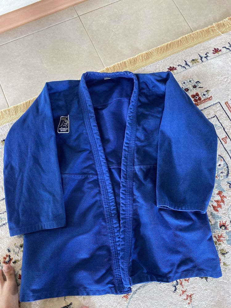 продается кимоно для дзюдо