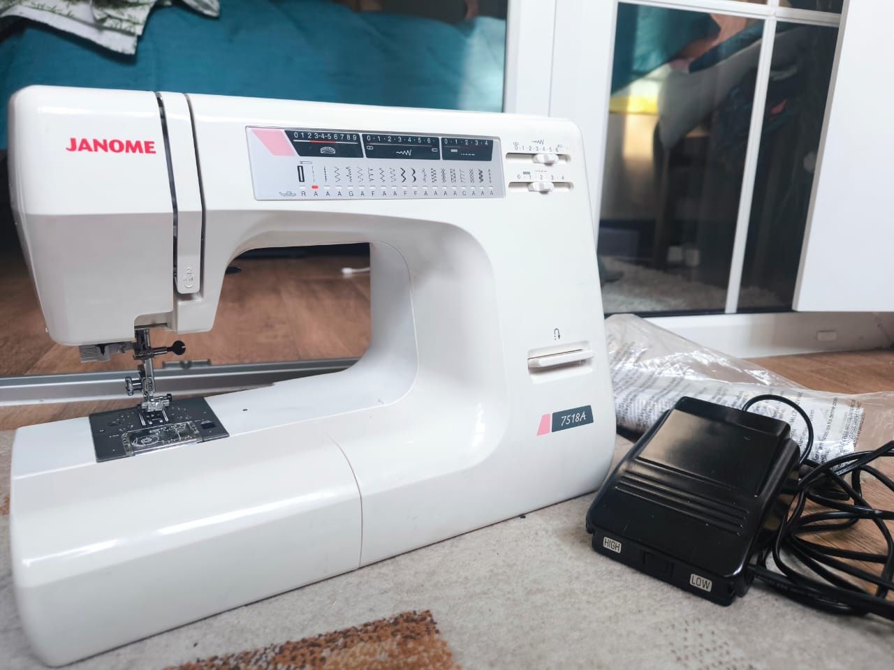 Швейная машинка Janome 7518A
