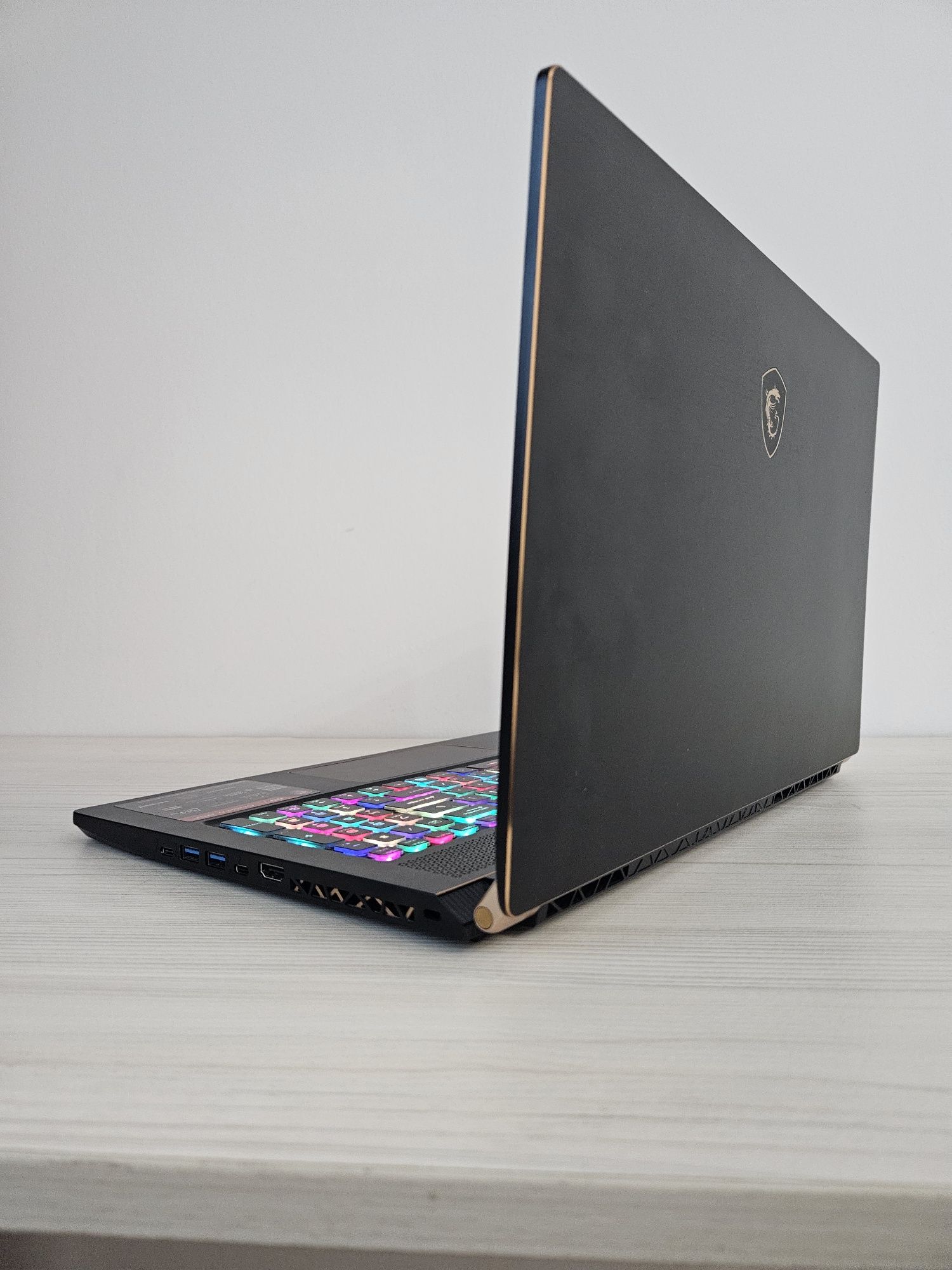 Ультратонкий игровой ноутбук MSI GS75 Stealth