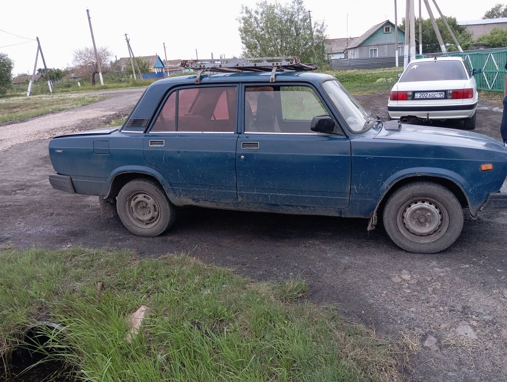 продам ваз-2107  года на карбюраторе