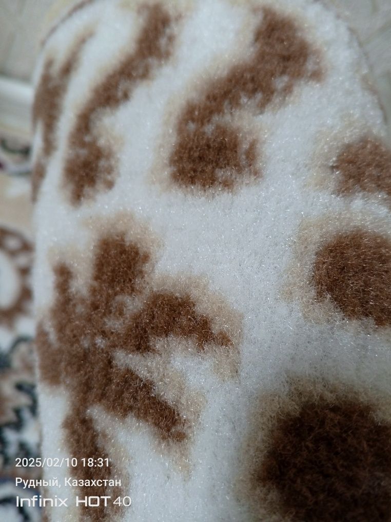 Продам ковёр 200*500