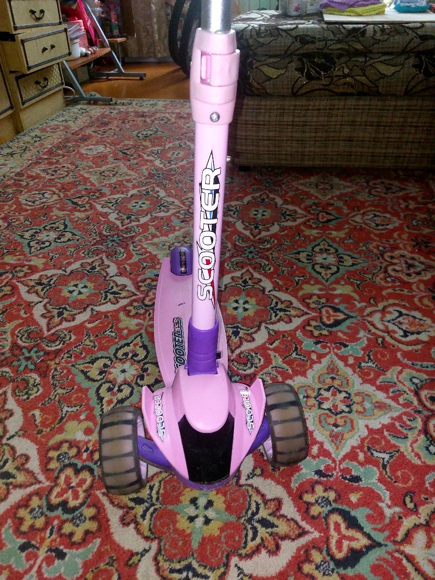 Продам самокат SCOOTER