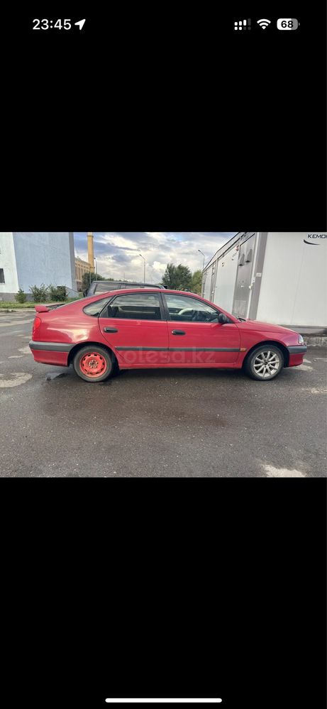 Avensis 1999 продам машину