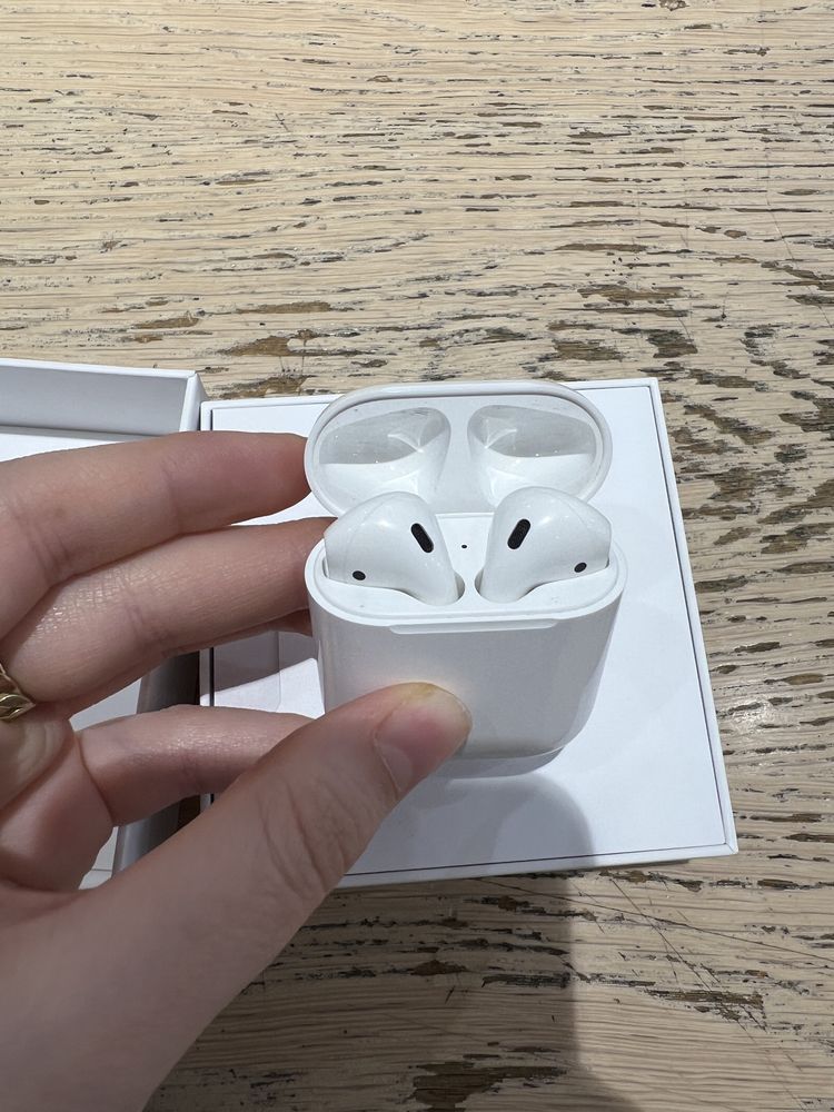 Airpods 1 версия оригинал состояние отличное