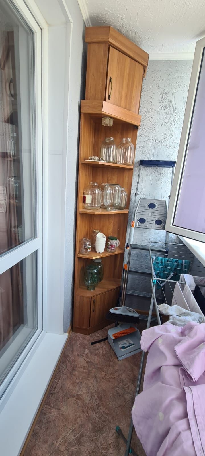 Продам диван срочно.