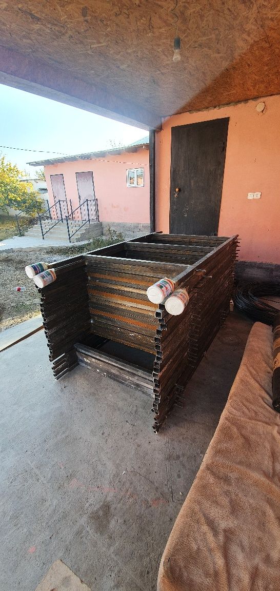 Леса, струпцина сдаётся в аренду 300комплектов(пар). Квадратные леса,