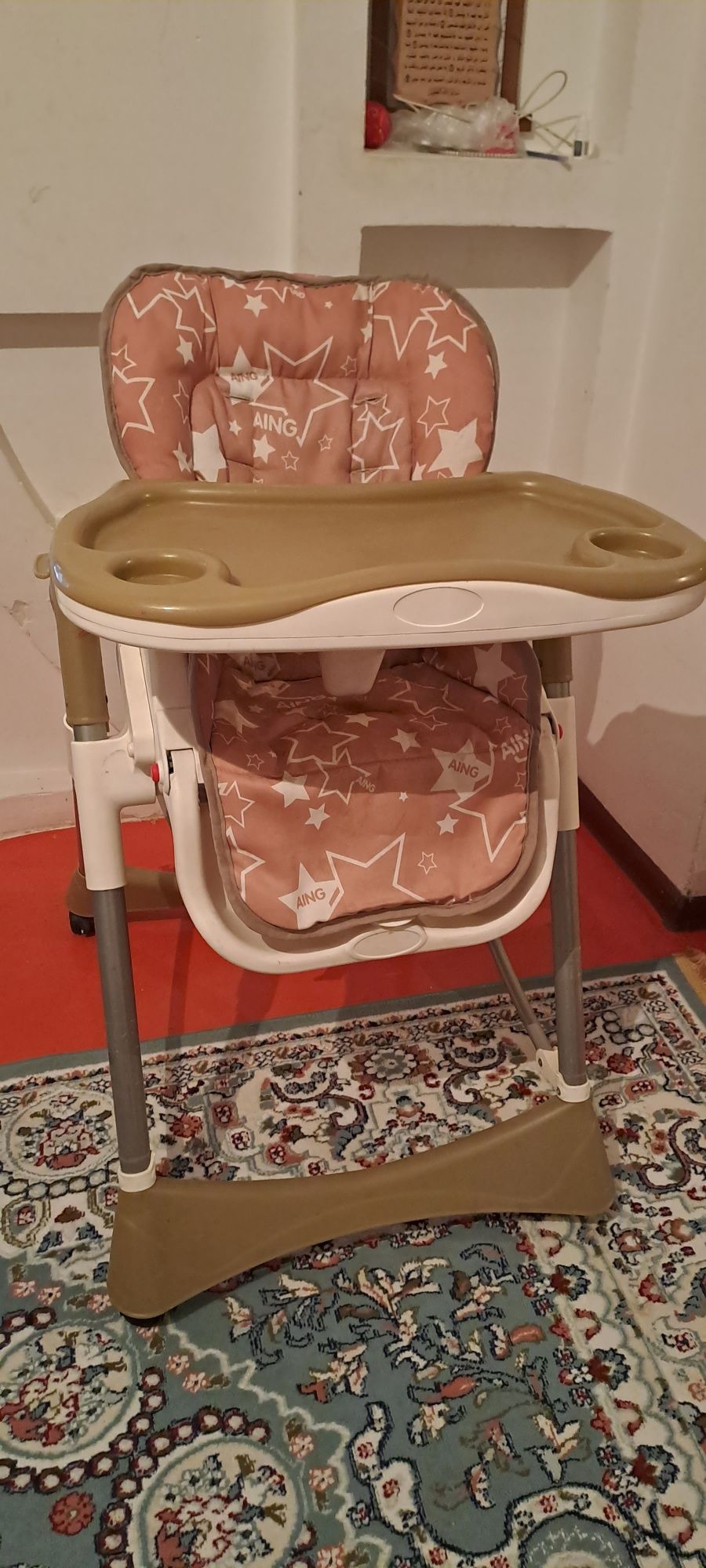 Стульчик для кормления