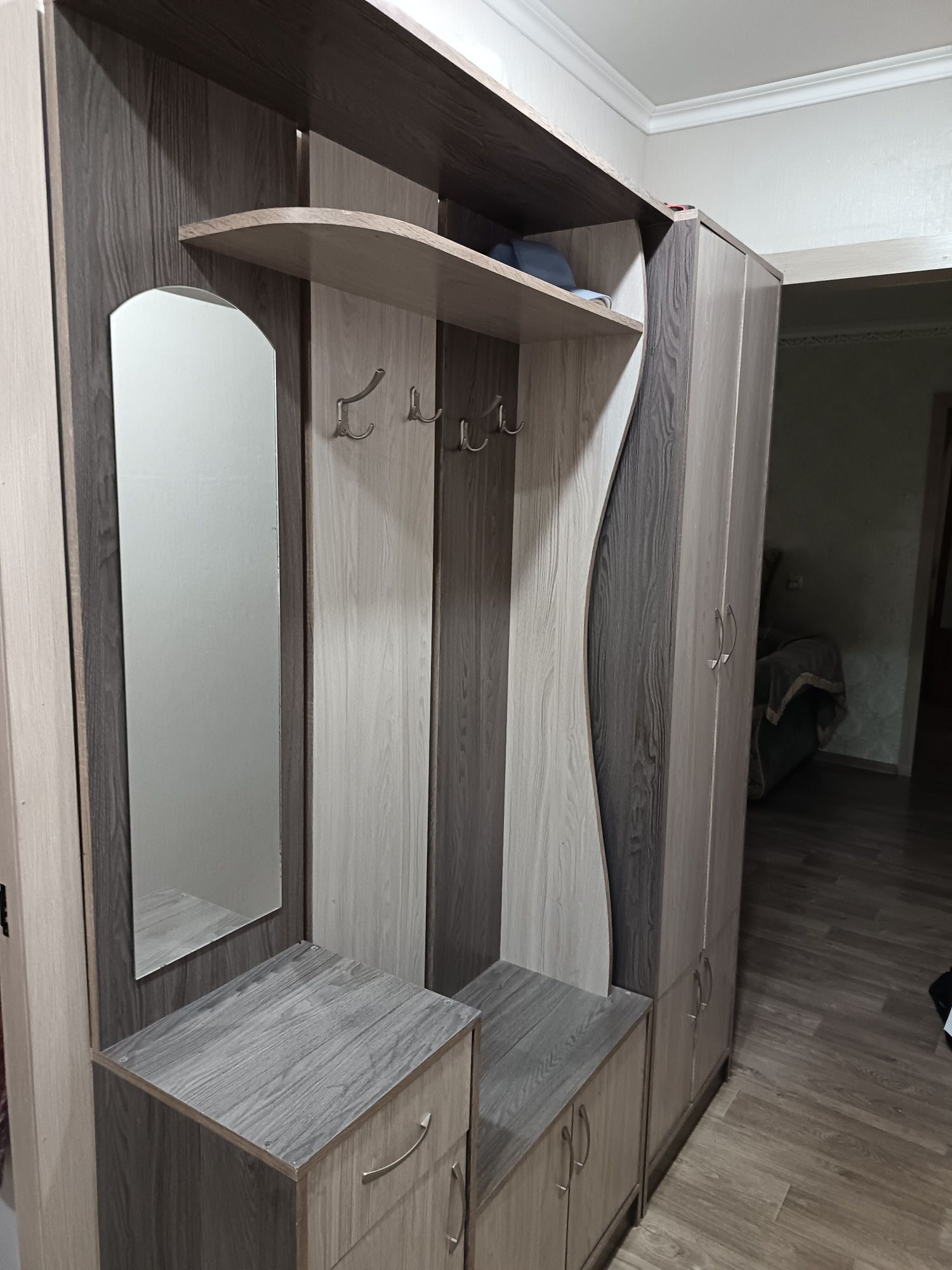 Продоётся прихожка