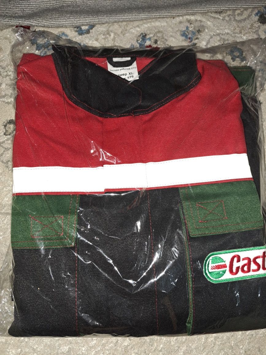 Кепки Castrol новые.