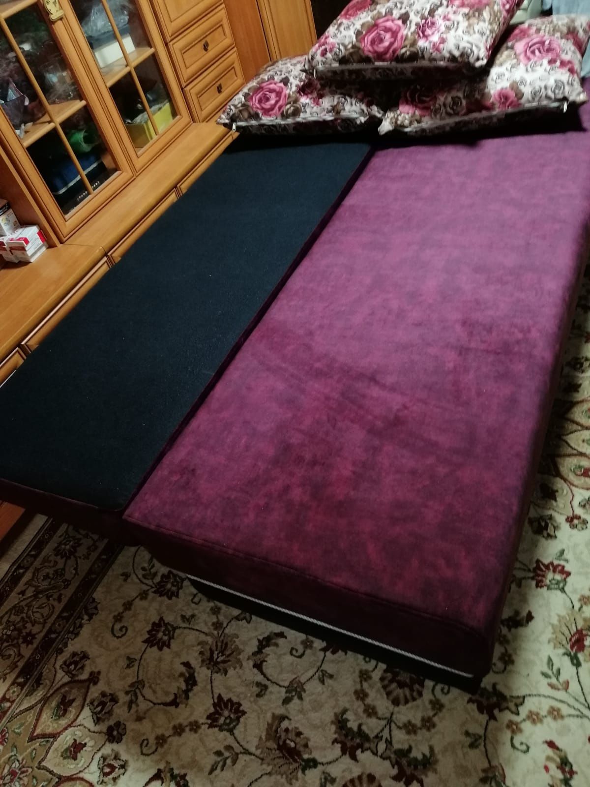 Продам диван Новый