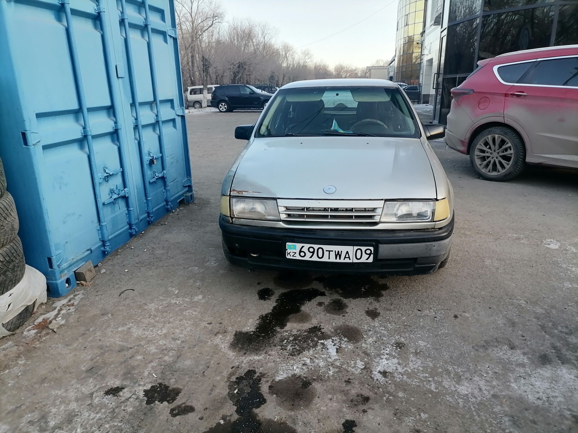 Продам опель вектра а 1.6 на запчасти