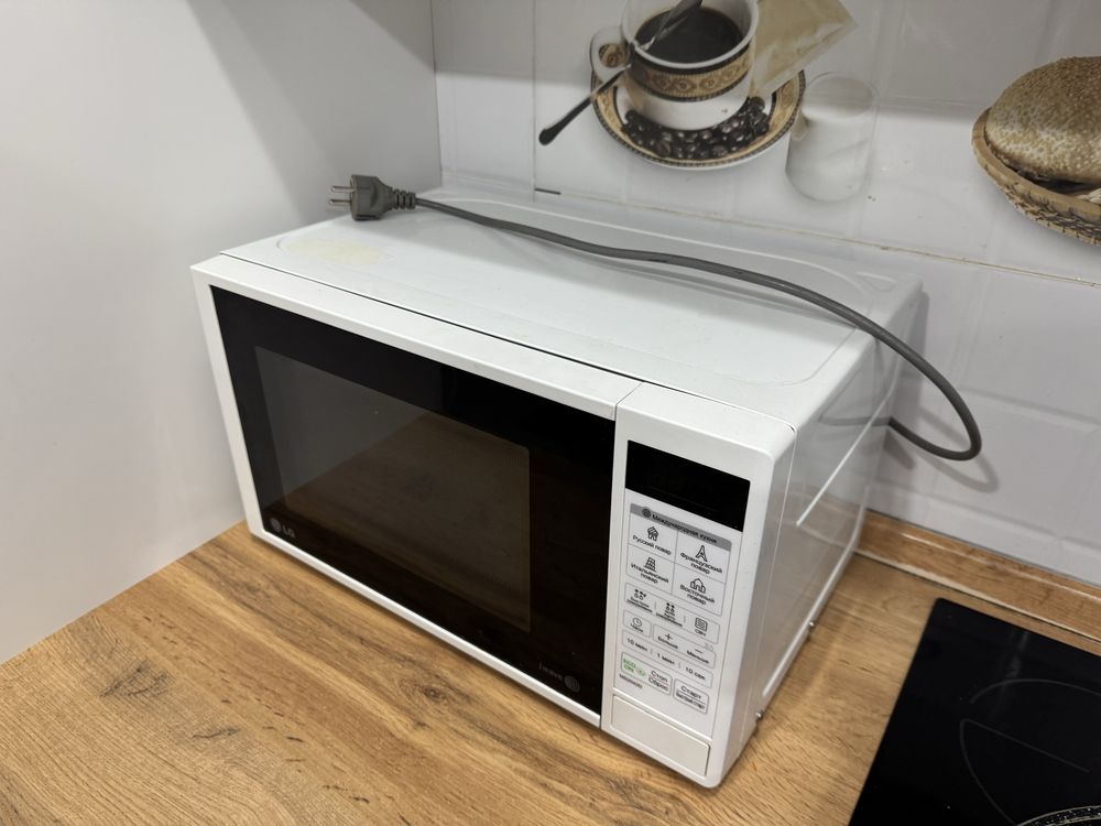 Микроволновка LG.